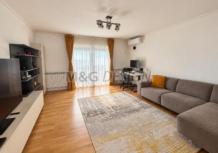 Apartament  3 camere zona Aradului  2 băi, 2 balcoane - Poză 2