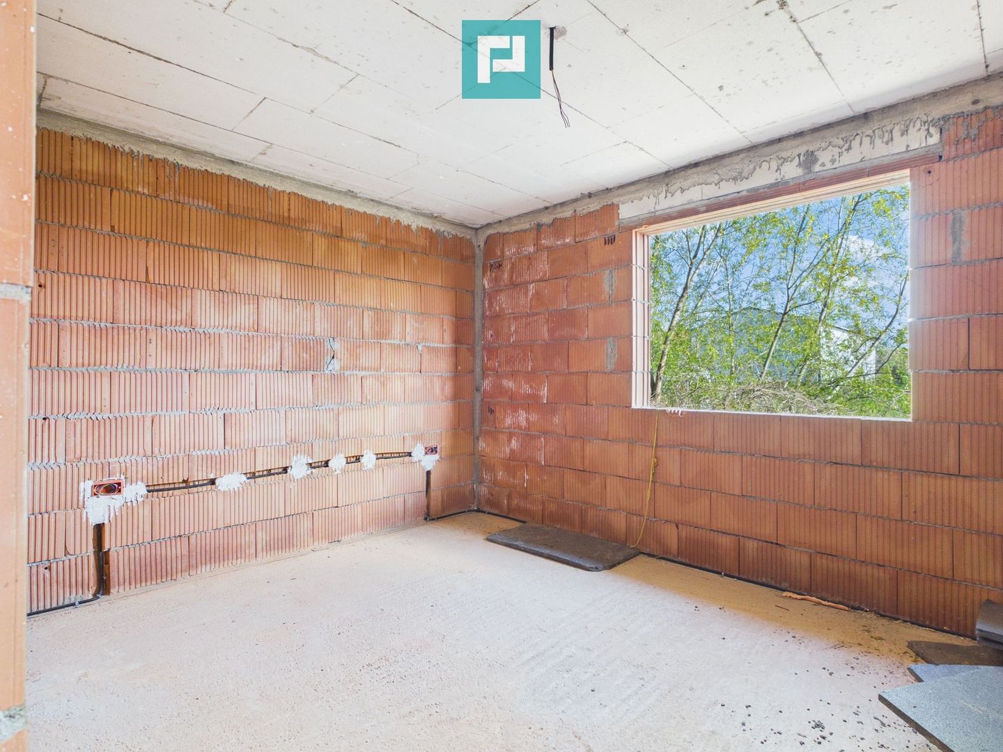 Casă individuală la cheie in Utvin - Poză 11