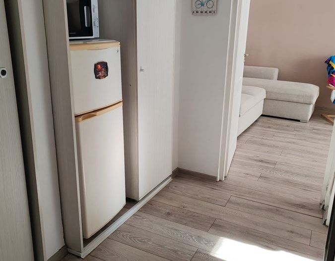 Garsonieră decomandată Titan-Sălăjan, balcon, etaj 2, aproape metrou - Poză 4