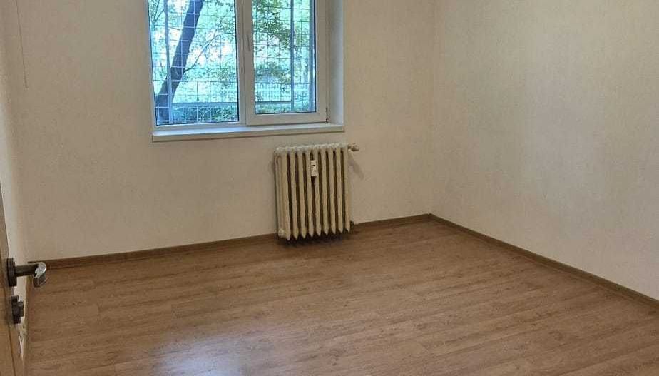Vanzare apartament 4 camere Fizicienilor, 2 bai, bloc 1982 - Poză 3