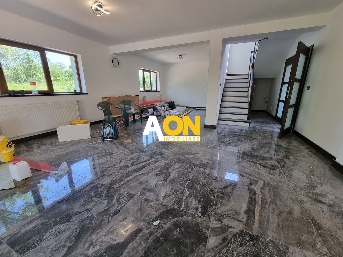 Casă modernă cu 3 dormitoare, terasă și teren generos - Poză 4