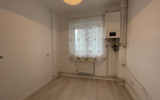Apartament decomandat cu 2 camere, balcon, etaj 3, recent renovat, -Sibiu - Poză 13
