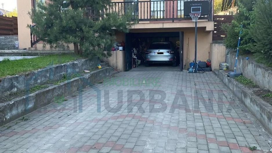 Casă 250 mp, teren 1.050 mp, Vulturi, la 8 km de Copou - Poză 1