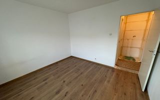 Decomandat. Model spatios. Disponibil imediat. Etaj intermediar. - Poză 14