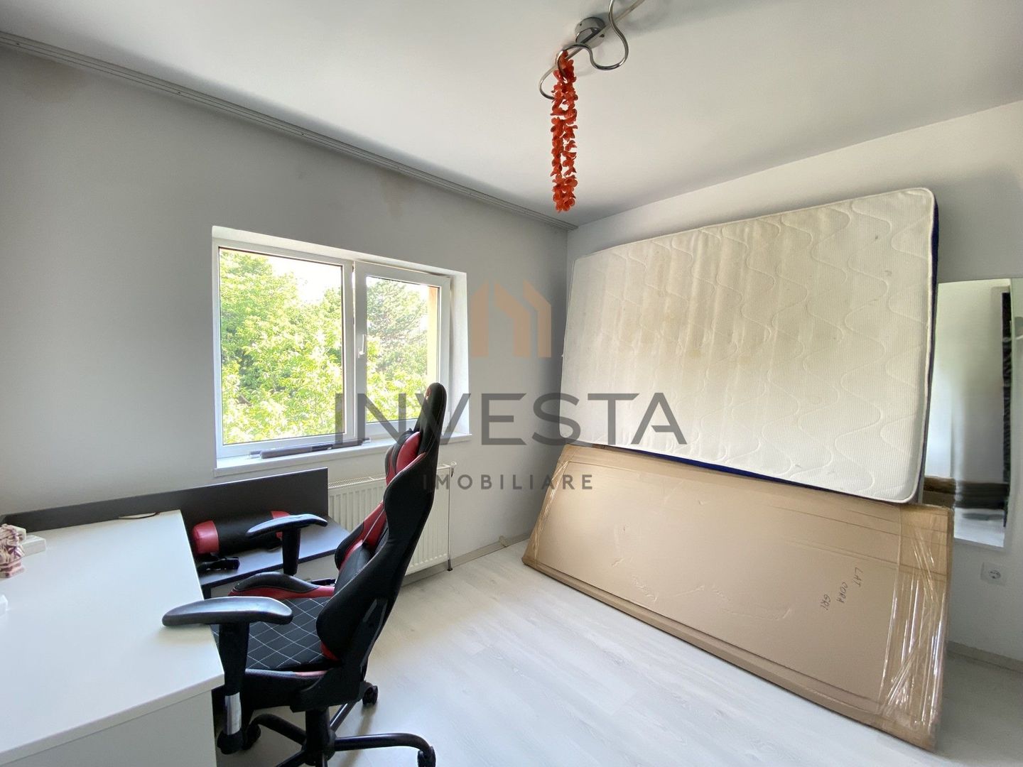 Apartament 3 camere decomandat cu balcon si parcare, zona Gruia - Poză 11