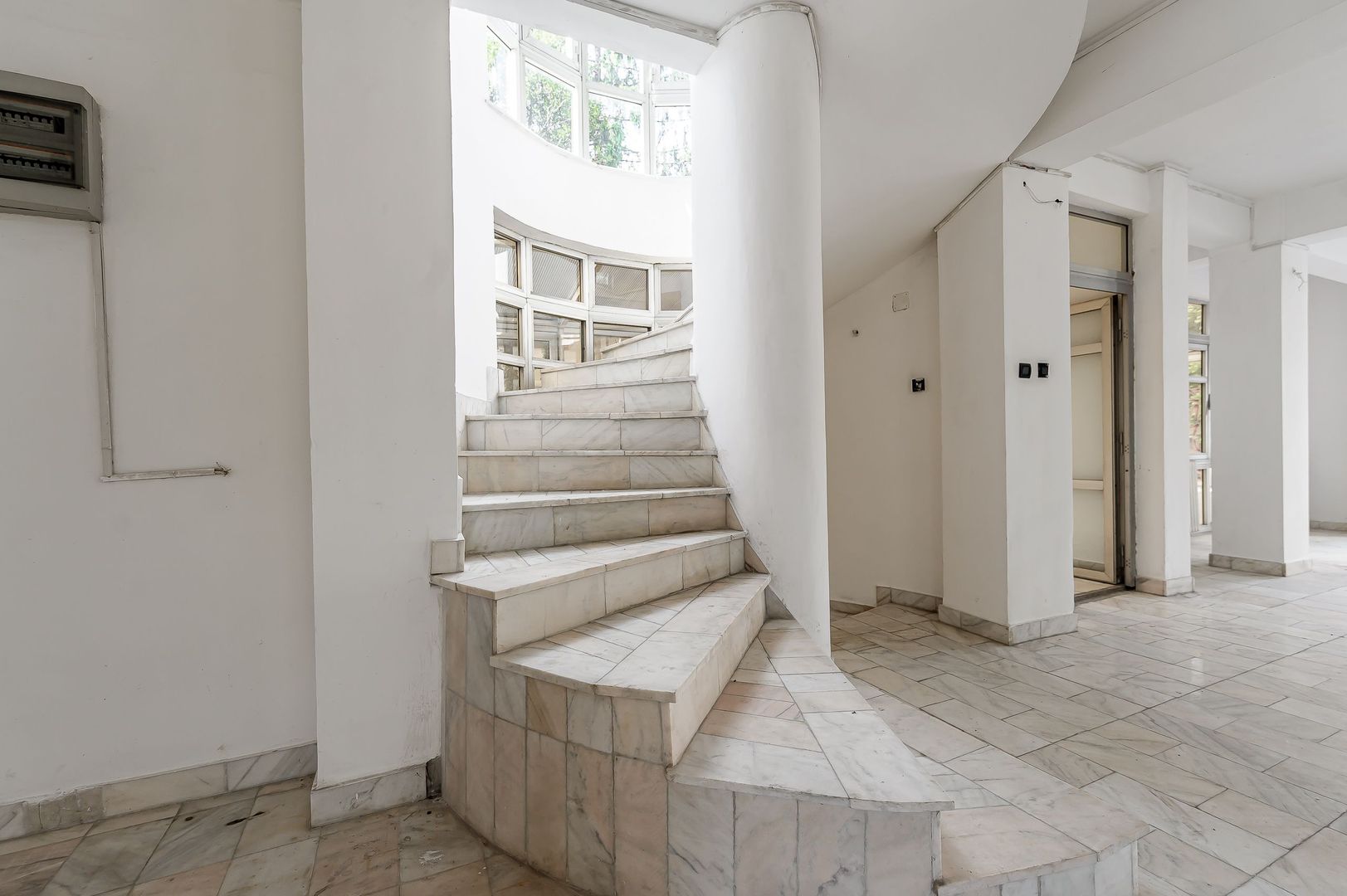 Imobil versatil, ideal pentru investiție, zonă cu trafic intens, Arad - Poză 6