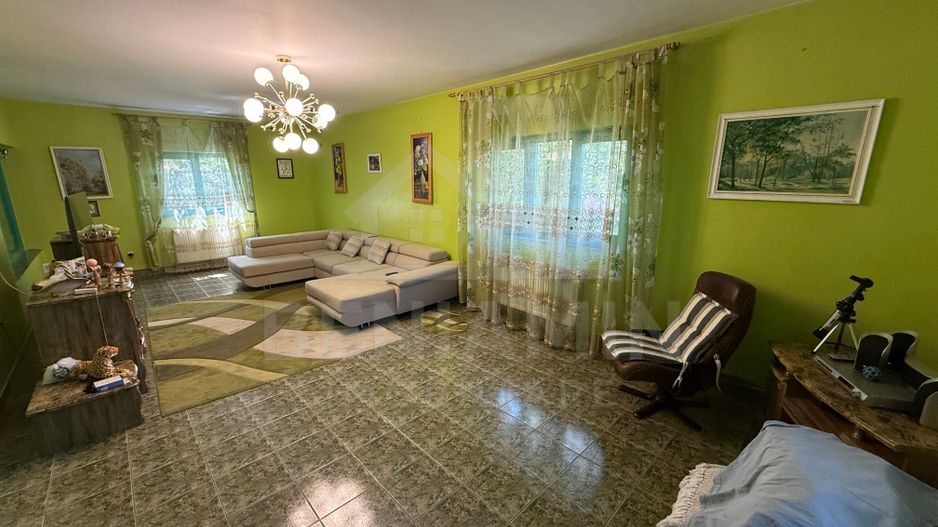 Casa Spatioasa D+P+1+M – 615mp - Teren 1000mp - Rovine - Poză 2