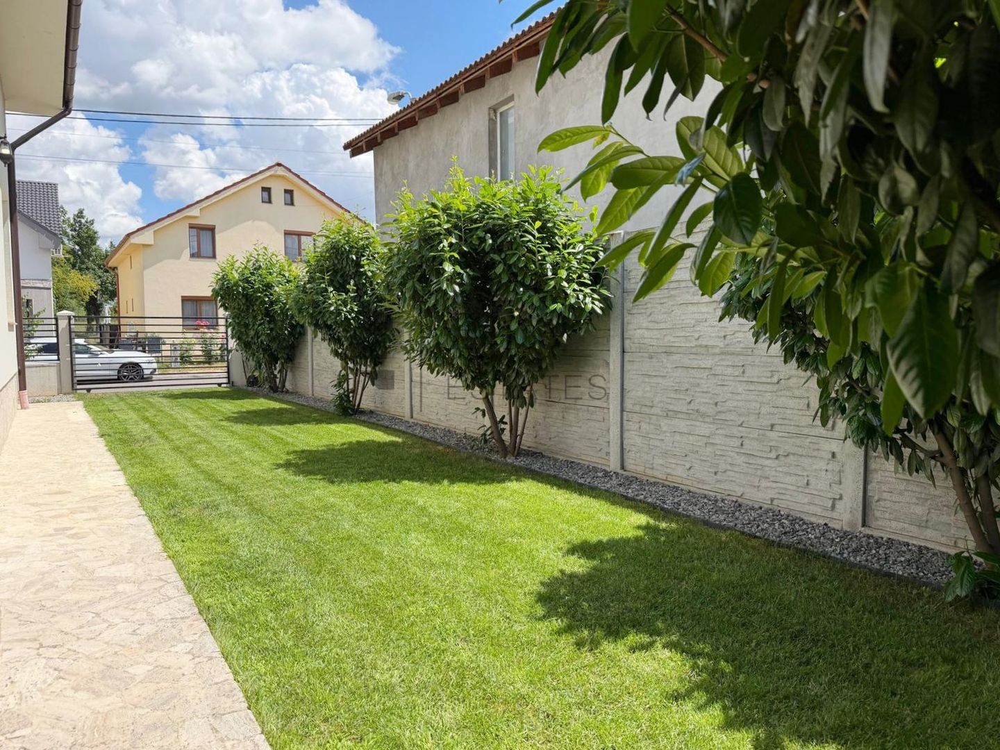 Casa cu 5 camere in Cartierul Tineretului | Prima inchirere - Poză 18