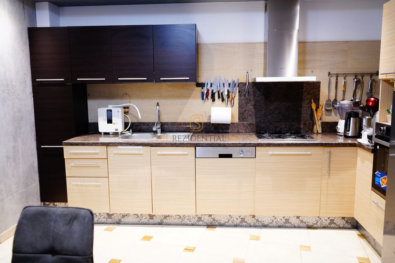 Vila deosebita cu 6 camere, zona Aparatorii Patriei, Sector 4 - Poză 12