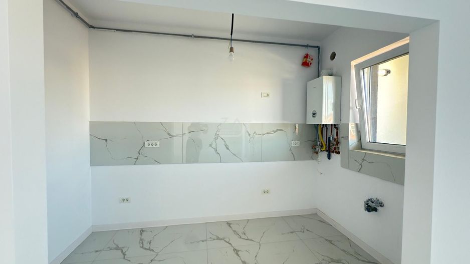 Etaj 1. Loc de parcare. Asfalt. - Poză 5