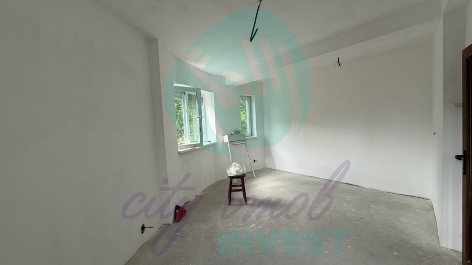 Casa receptionata in 2025 singura in curte - Poză 10
