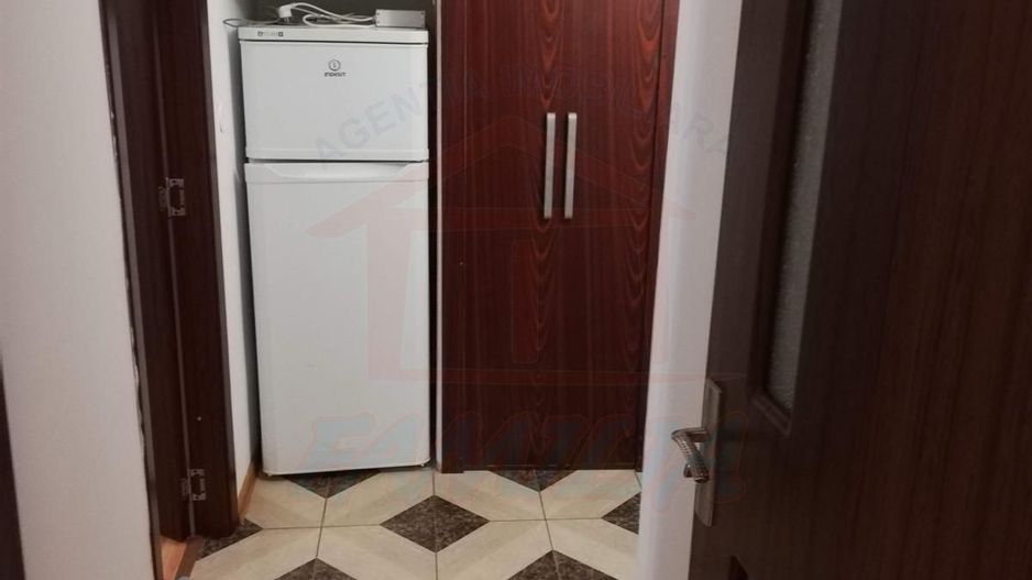 Inchiriere apartament 2 camere in Centru, 50 mp, 350 EURO/Luna - Poză 2