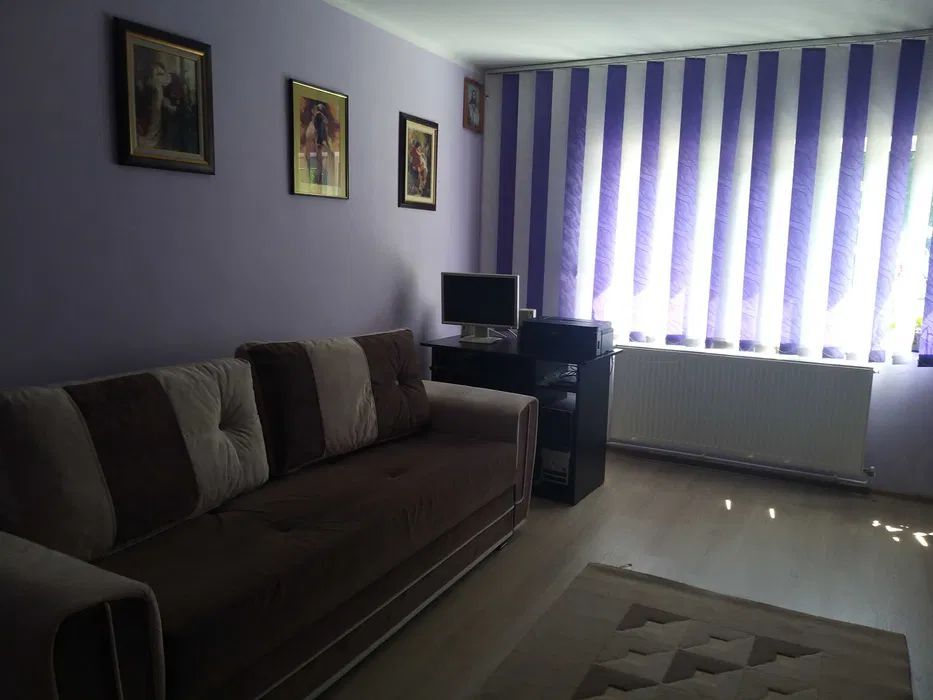 Apartament cu 3cam,in micro 21,et 1 - Poză 1