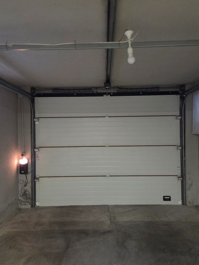 Spatiu subsol 227mp cu parcari subterane si boxe - Poză 7