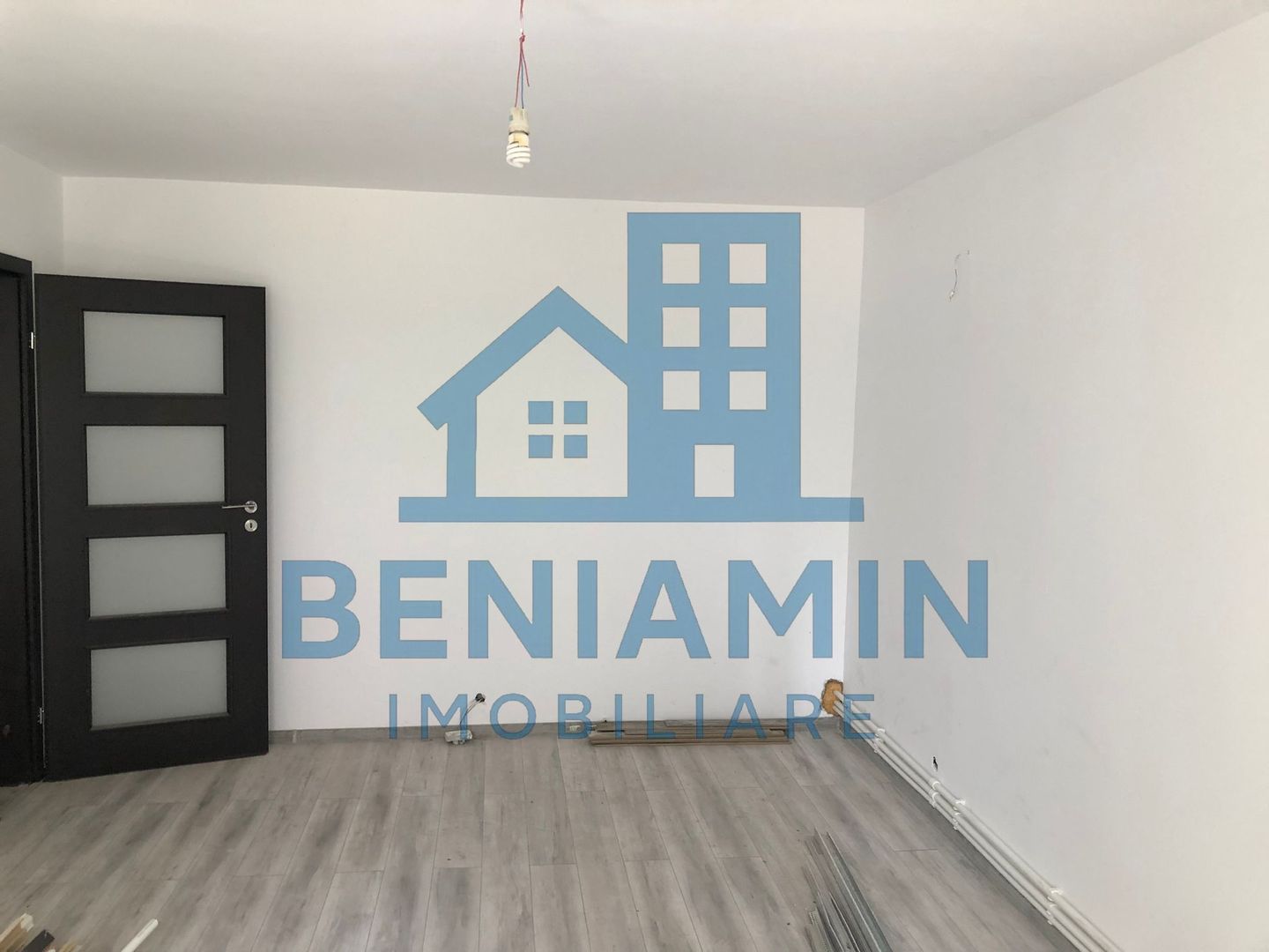 Apartament 4 camere decomandat centrala 83mp renovat etaj 1 Craiovita - Poză 5