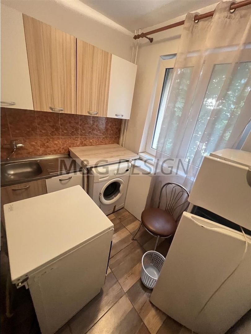 Ap 1 camera decomandat etaj II zona Complexul Studentesc - Poză 9