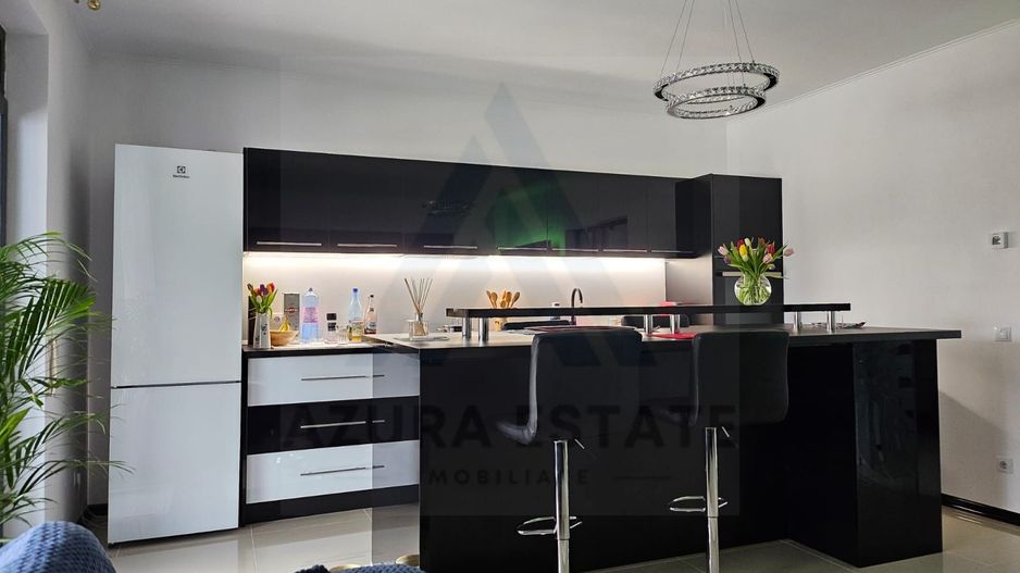 Casa moderna 4 camere 2 bai teren 500 mp terasa si pod in Selimbar - Poză 2