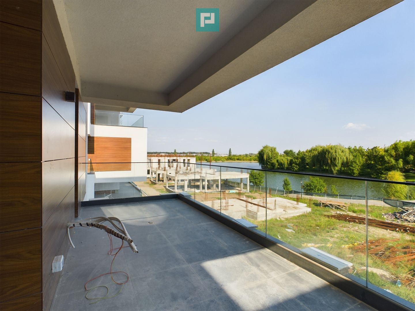 Apartament modern cu 4 camere, curte și terasă – liniște și confort ap - Poză 13