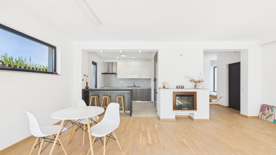 Casă modernă 3 dormitoare, curte generoasă și parcare dublă-CORBEANCA - Poză 10