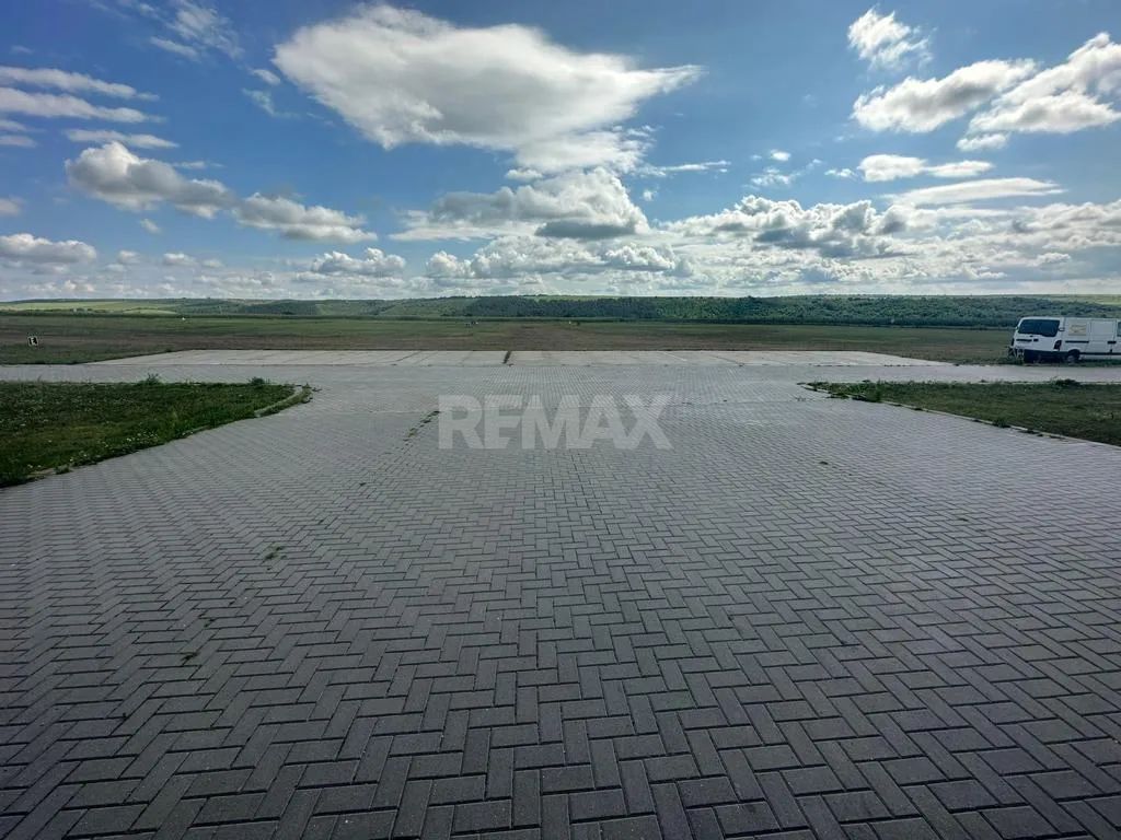 Aerodromul Horesti 24 ha teren + 1400 m2 hangare și 550 m2 cladire administrativa - Poză 12
