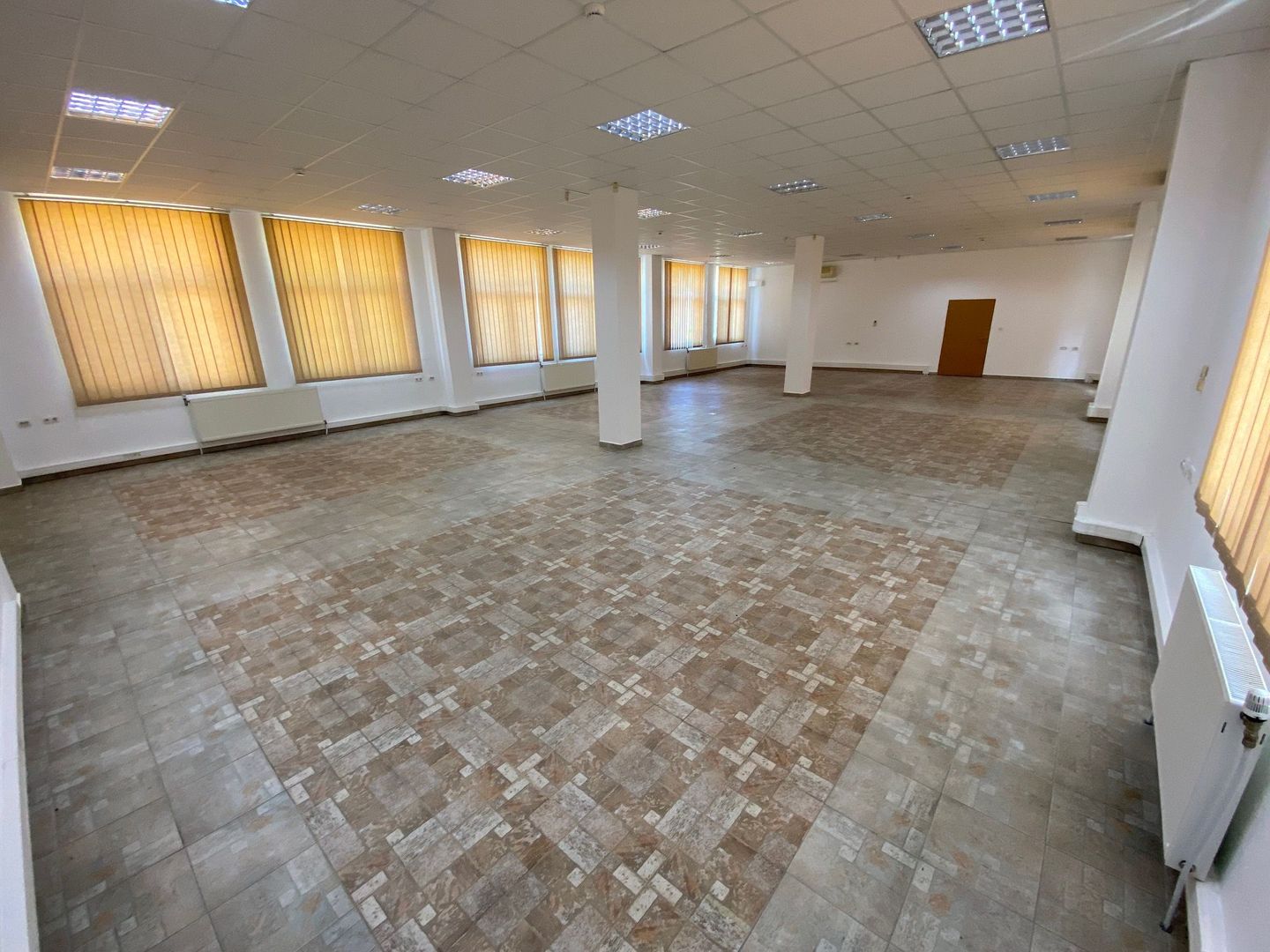 Cladire de birouri zona Olimpia Stadion  suprafață 1.100 mp - Poză 1