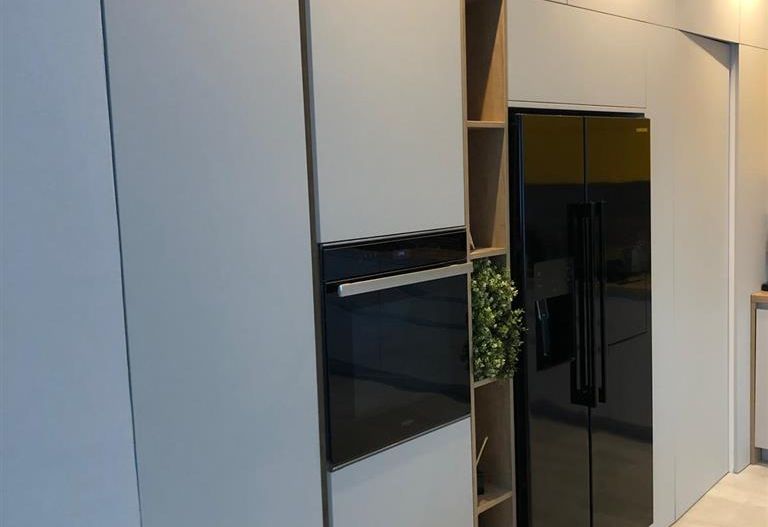 Vila cu arhitectura modera, intr- o oaza de liniste - Poză 7