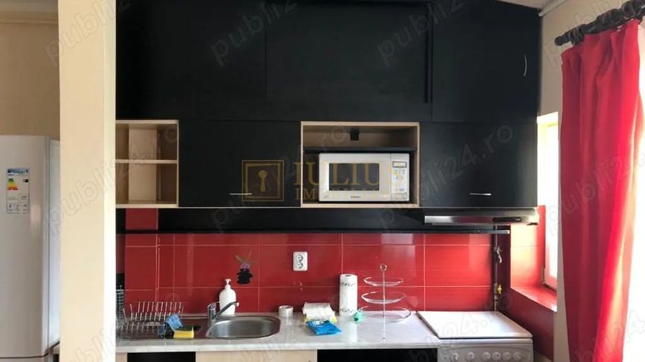 Piata verde, mansarda cu 2 camere, centrala proprie. - Poză 2