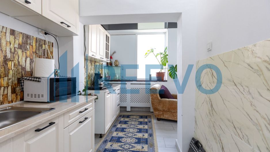 Clădire și teren de investiție, central Roman - Poză 15