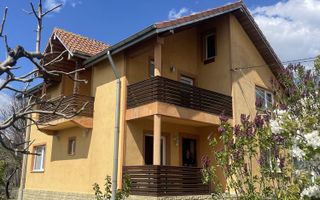 Casă cu etaj, Gropnița, sat Bulbucani – central, mobilată complet - Poză 1