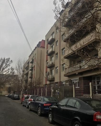Apartament 2 camere de vânzare – zonă excelentă, aproape de metrou - Poză 13