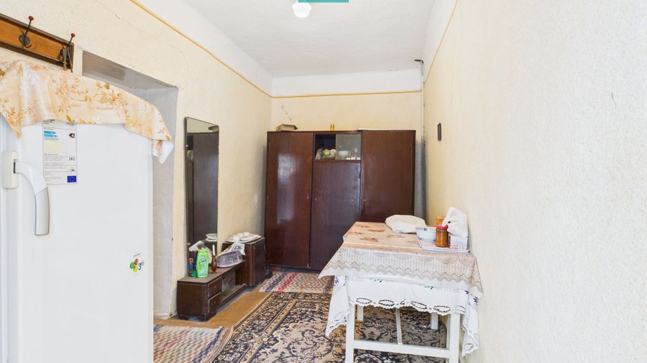 Proprietate cu 3 case din văiugă și teren în Nadab - Poză 11