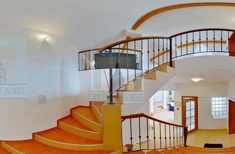 Vilă deosebită cu 6 camere în zona Şchei, Braşov - Poză 13