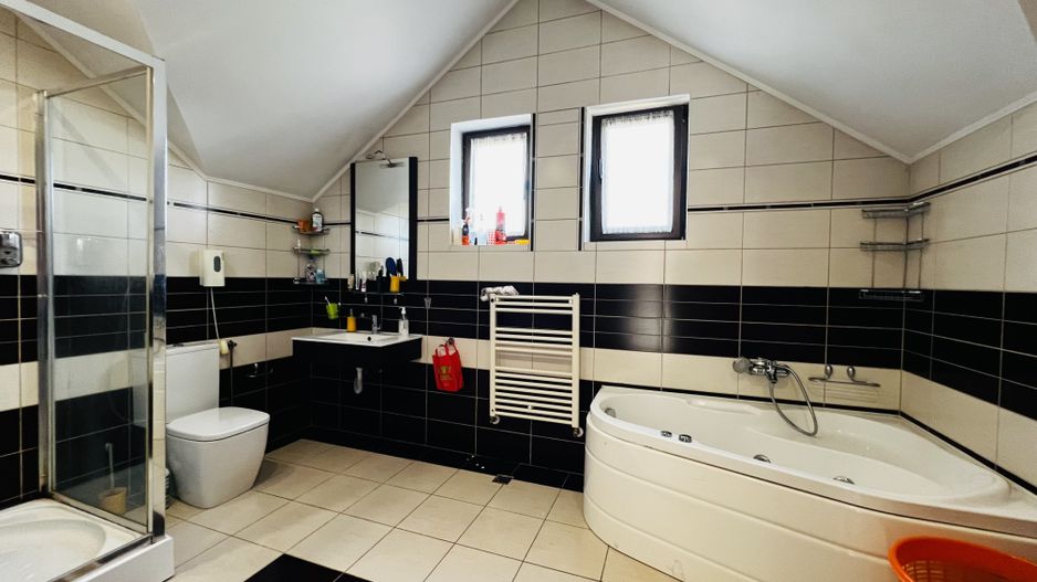 Casa individuala cu teren 825 mp - Ghiroda - Poză 9