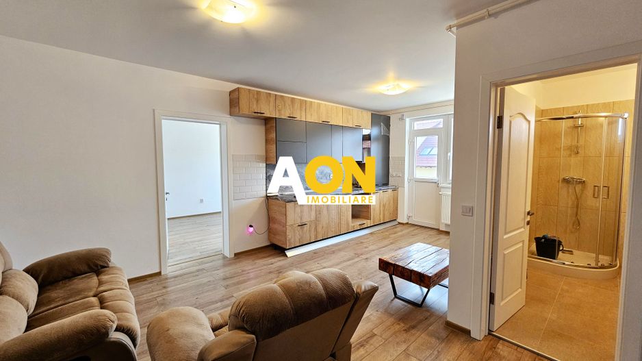 Apartament 3 camere, 2 bai, 67 mp + mansarda 90 mp + boxa + parcare - Poză 2