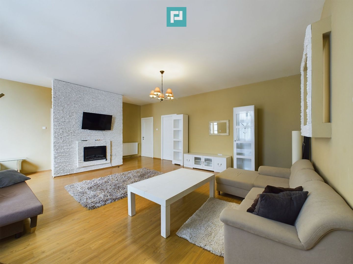 Apartament cu 3 camere Ultracentral - Poză 1