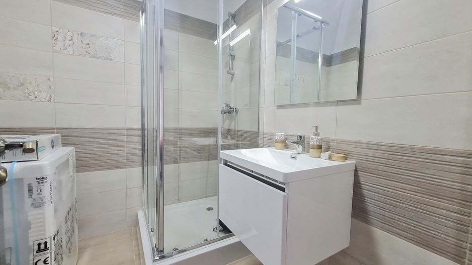 Apartament nou, mobilat și utilat - 3 camere, 2 bai și curte - Poză 19