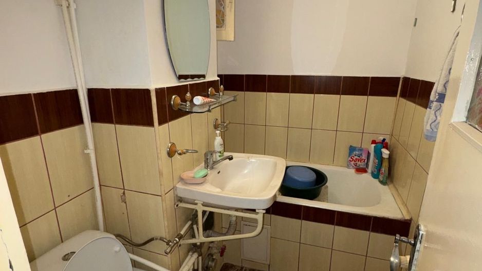 vand apartament 3 camere zona zona Stomatologie, decomandat - Poză 4