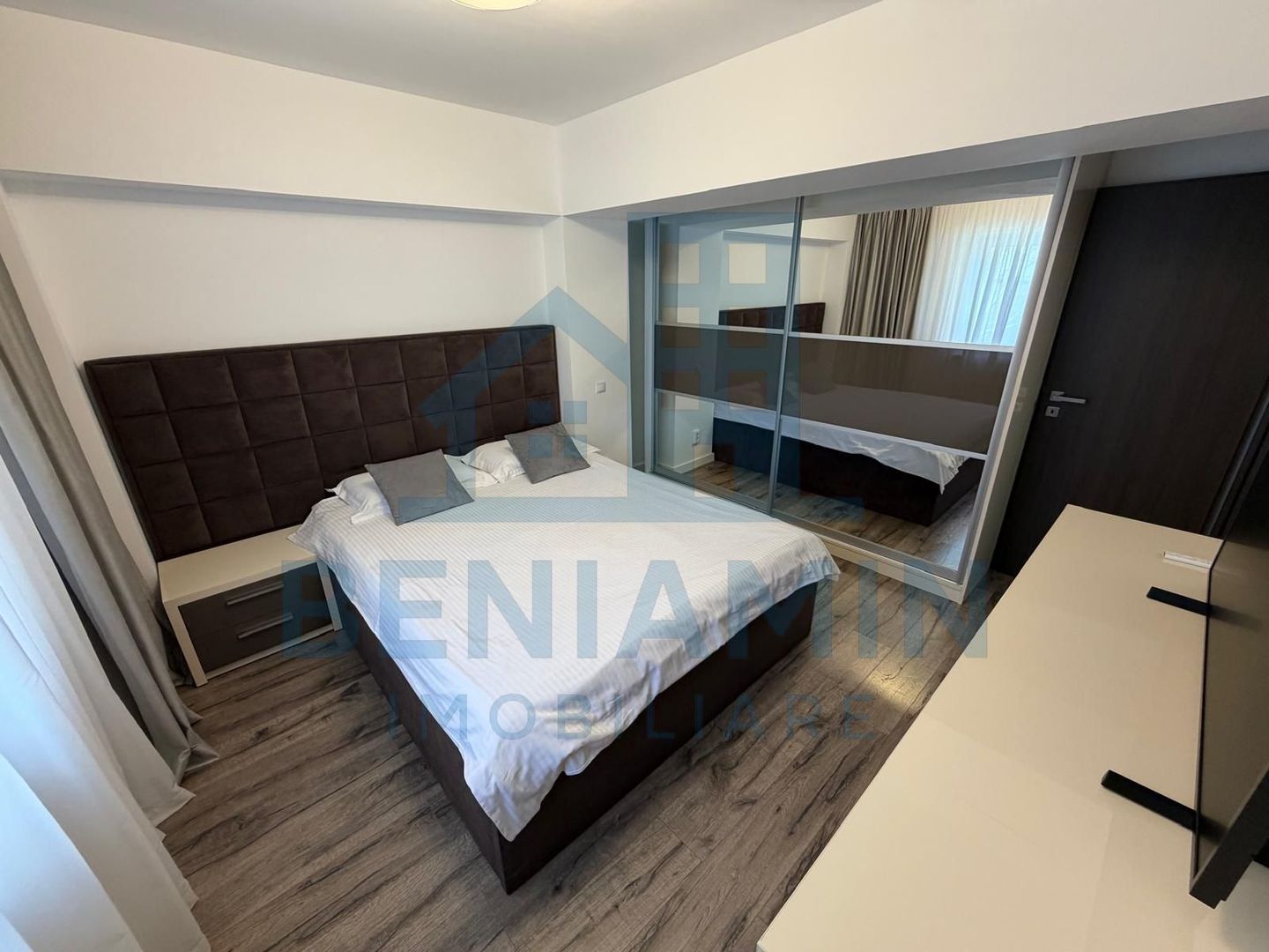 3 Decomandate-Etaj 2-Centrala termica-83mp-Mobilat-Utilat-Liber - Poză 5