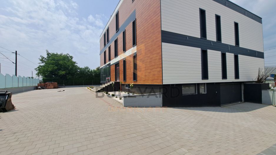 Cladire comerciala situata la drum intens circulat, 1365 mp utili + 20 parcari - Poză 8