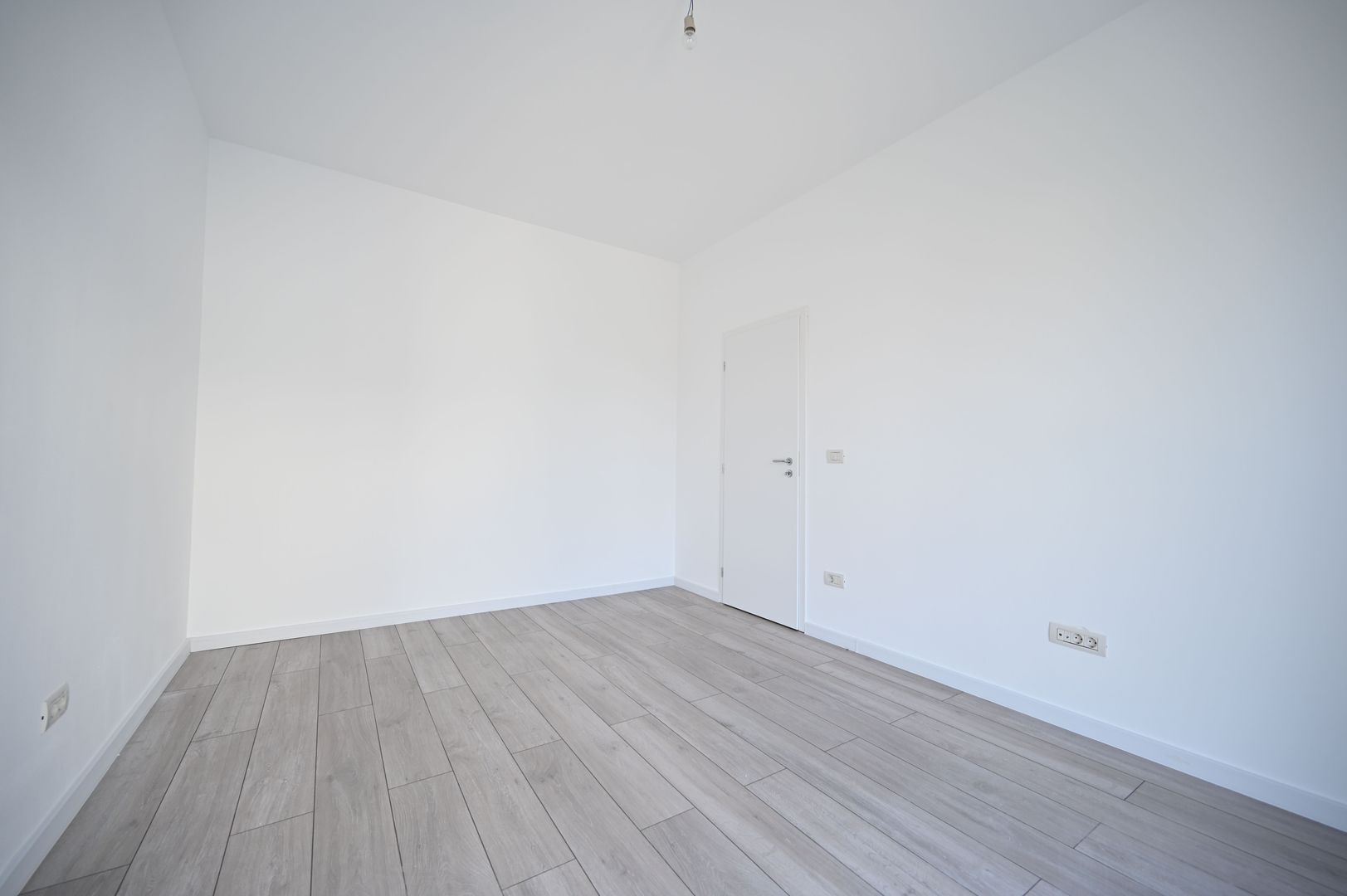 Apartament cu 3 camere. - Poză 9