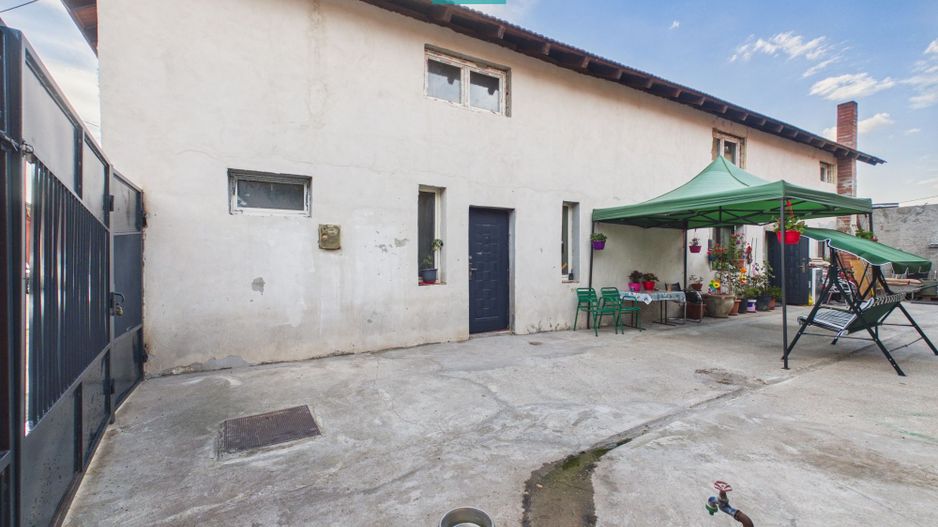Casă P+E cu două apartamente, zona Drăgășani - Poză 18