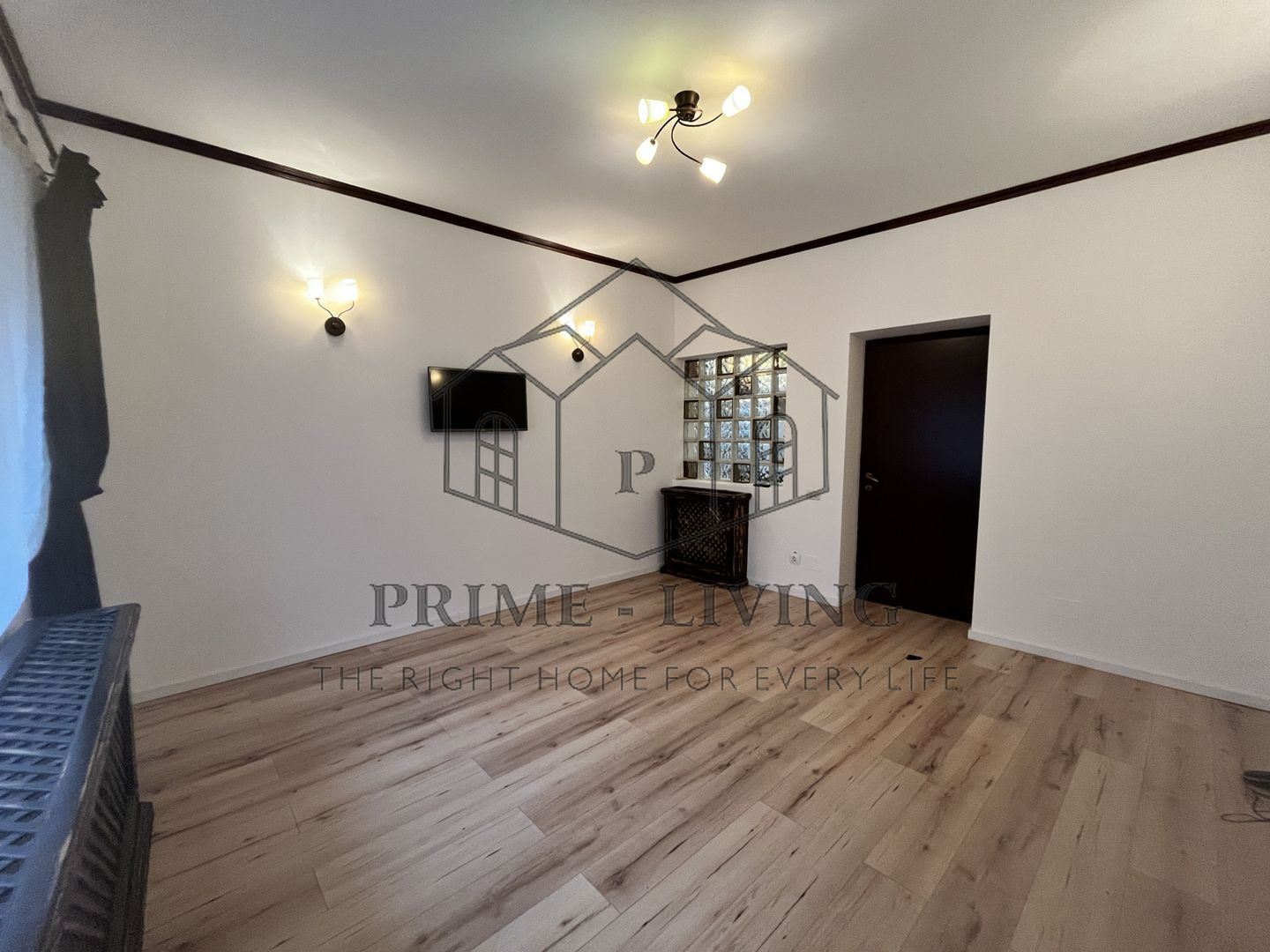 VILA CU 5 CAMERE SI CURTE DE 100 MP LA INCHIRIERE IN ZONA DOROBANTI - Poză 11