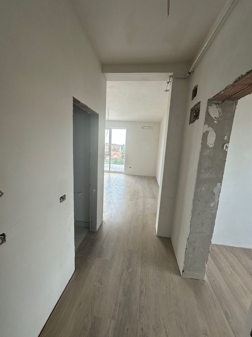 Apartment bloc nou cu lift si loc de parcare inclus - Poză 4