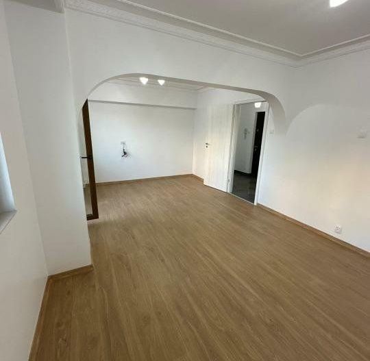 Vand apartament 4 camere Drumul Taberei Valea Argesului 2 - Poză 9