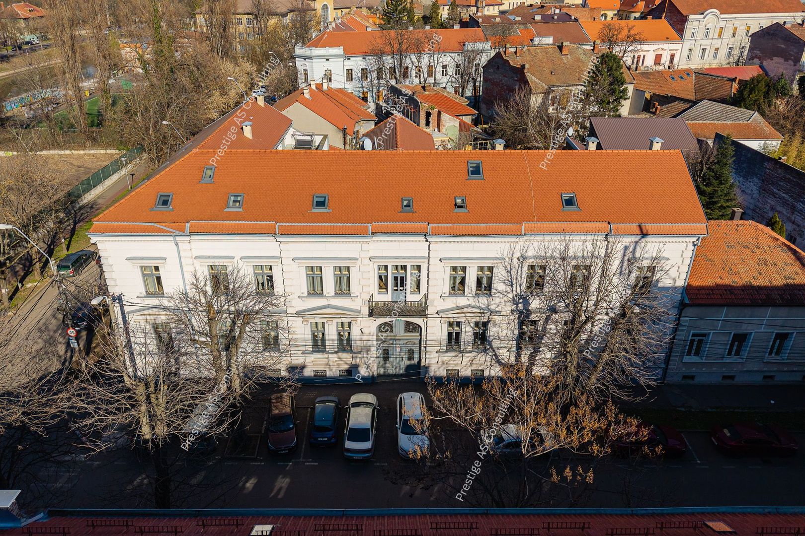 Cladire istorica integral inchiriata | 1.300 mp | colt de strada | Iosefin – TM - Poză 3