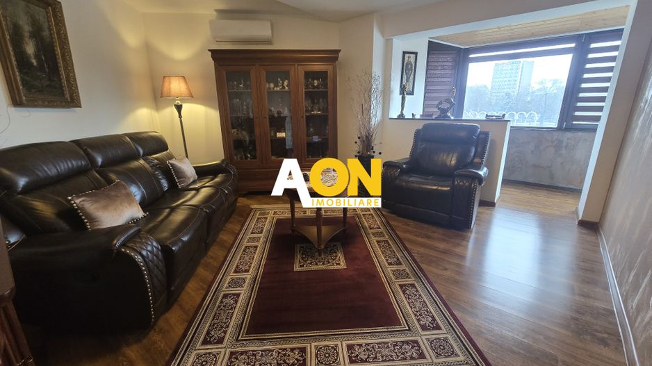 Apartament 2 Camere M-uri, Vedere spre Catedrala, Complet Renovat - Poză 3