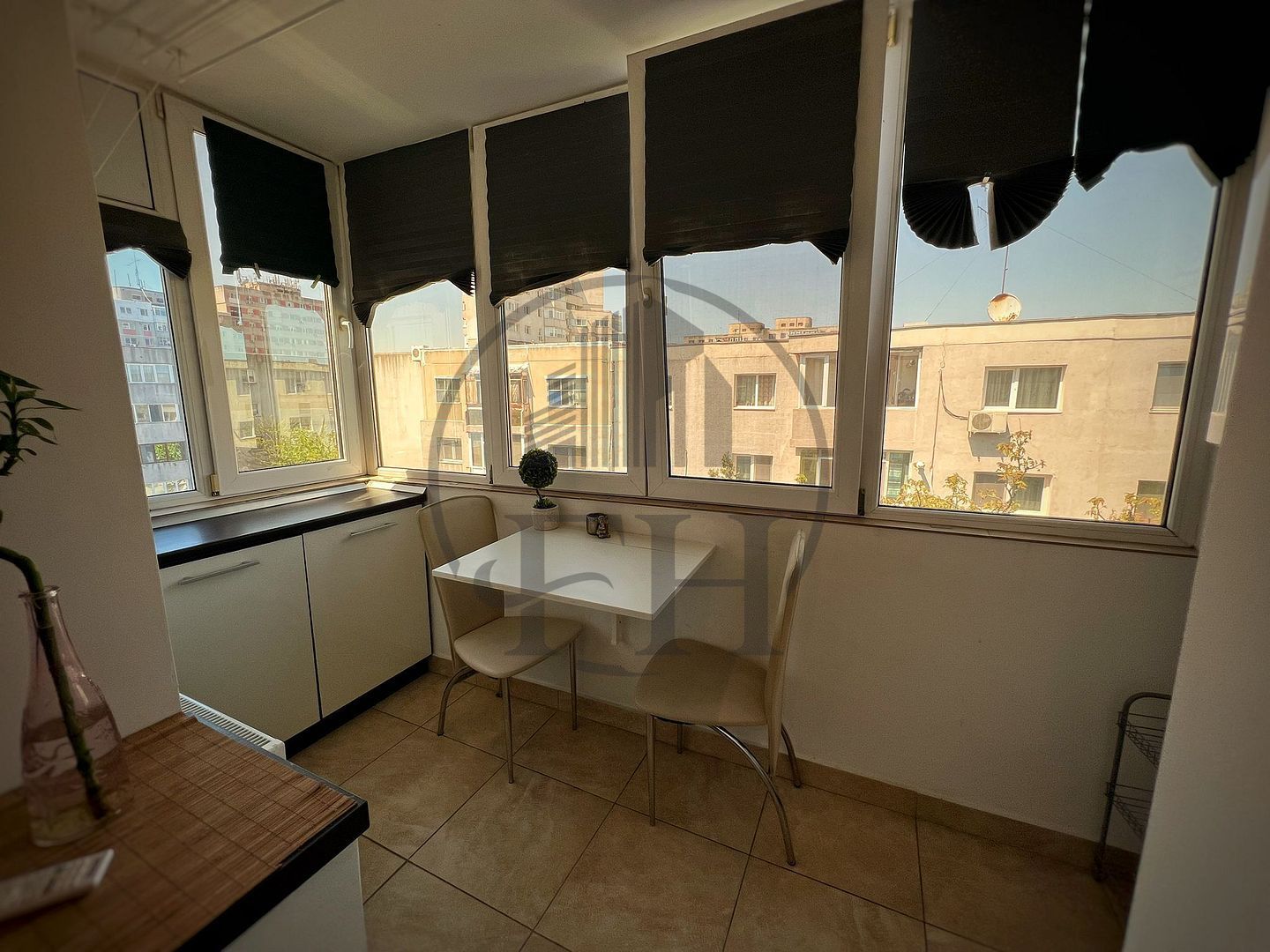 SOLD / VANDUT Apartament cu 4 camere de vânzare în zona Casa de Cultura - Poză 3