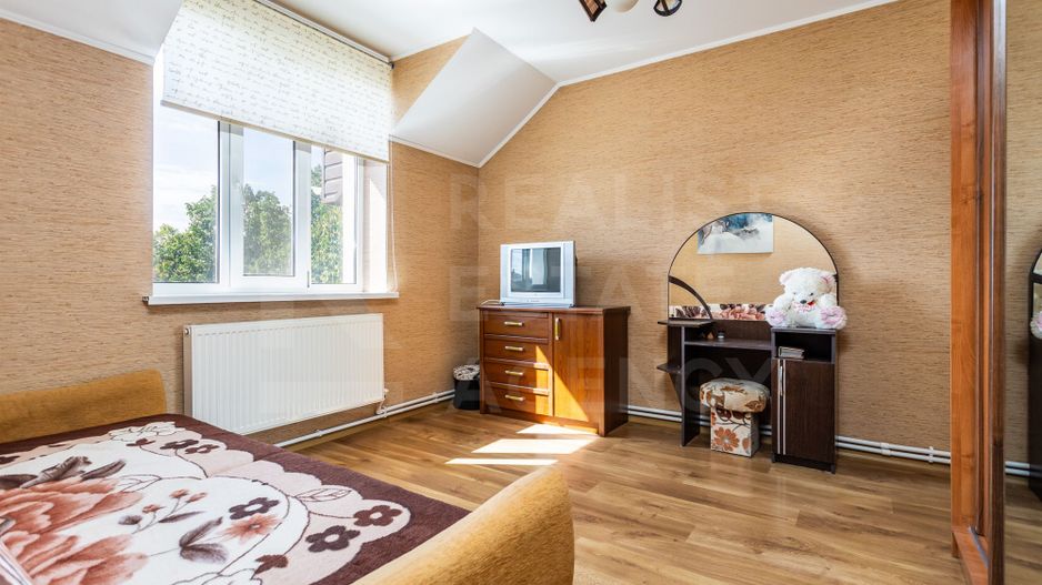 Vânzare, casă, 5 camere, str. Gura Văii, sect. Riscani - Poză 19