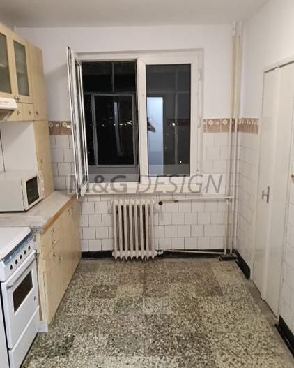 Vând apartament cu 3 camere zona centrala - Poză 4