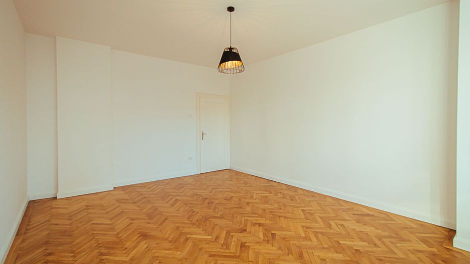 Exclusivitate - Zona Tribunalului , Sf. Constantin, spațiu stradal - Poză 6